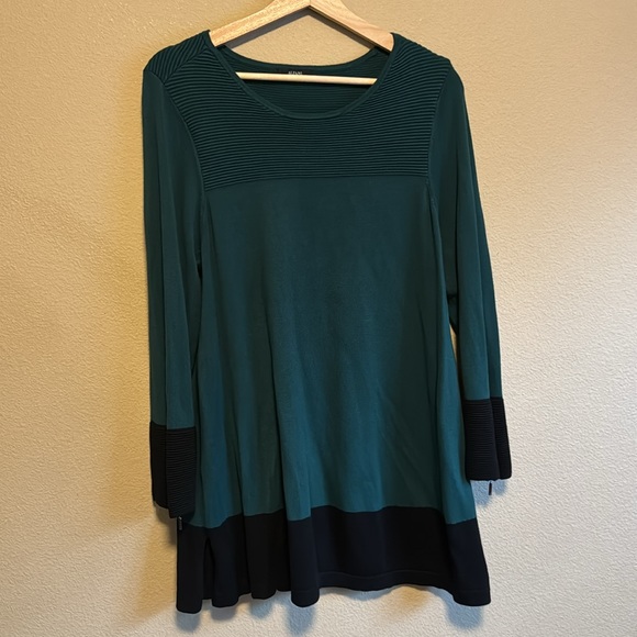 Colorblock Sweater ✨NWOT✨ - Picture 2 of 8